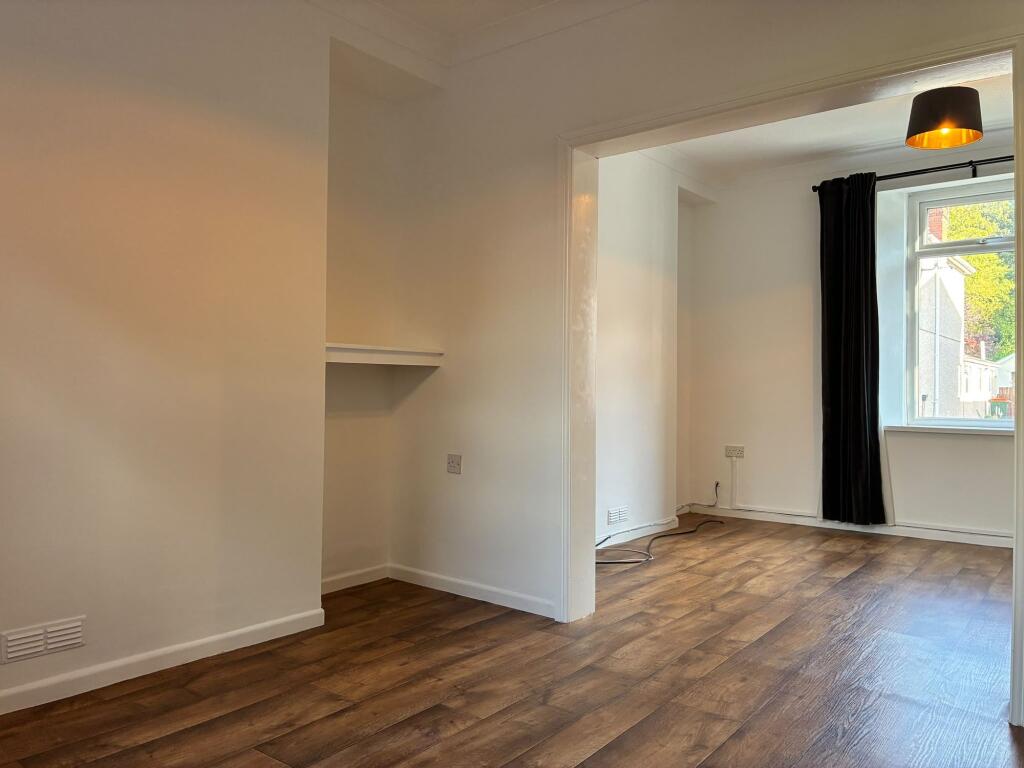 House in Newport - View 5