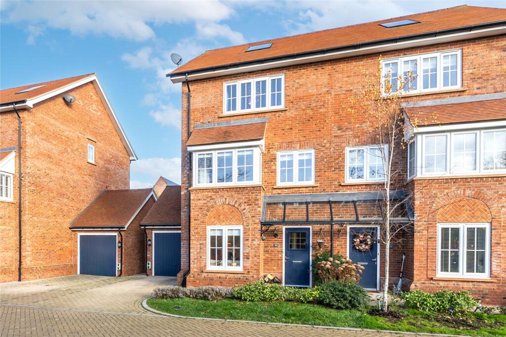 Main image of property: McLaren Way, Didcot, Oxfordshire, OX11