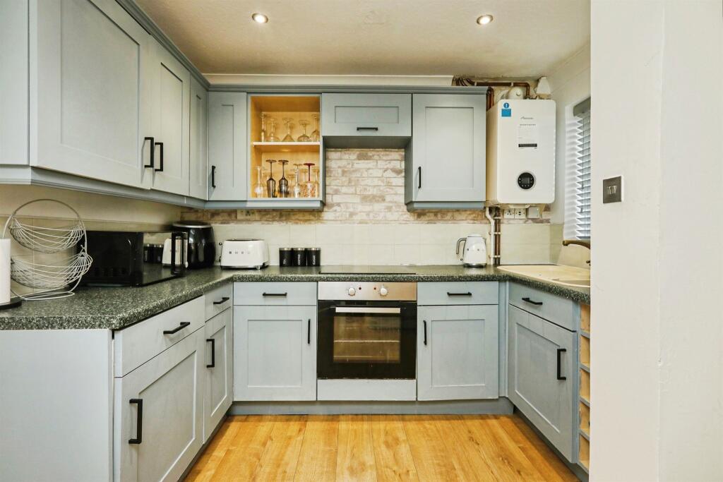 Ringwood Grove, Sothall, Sheffield photo 3