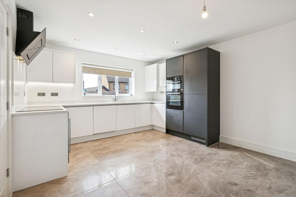 House in Milton Keynes - View 3