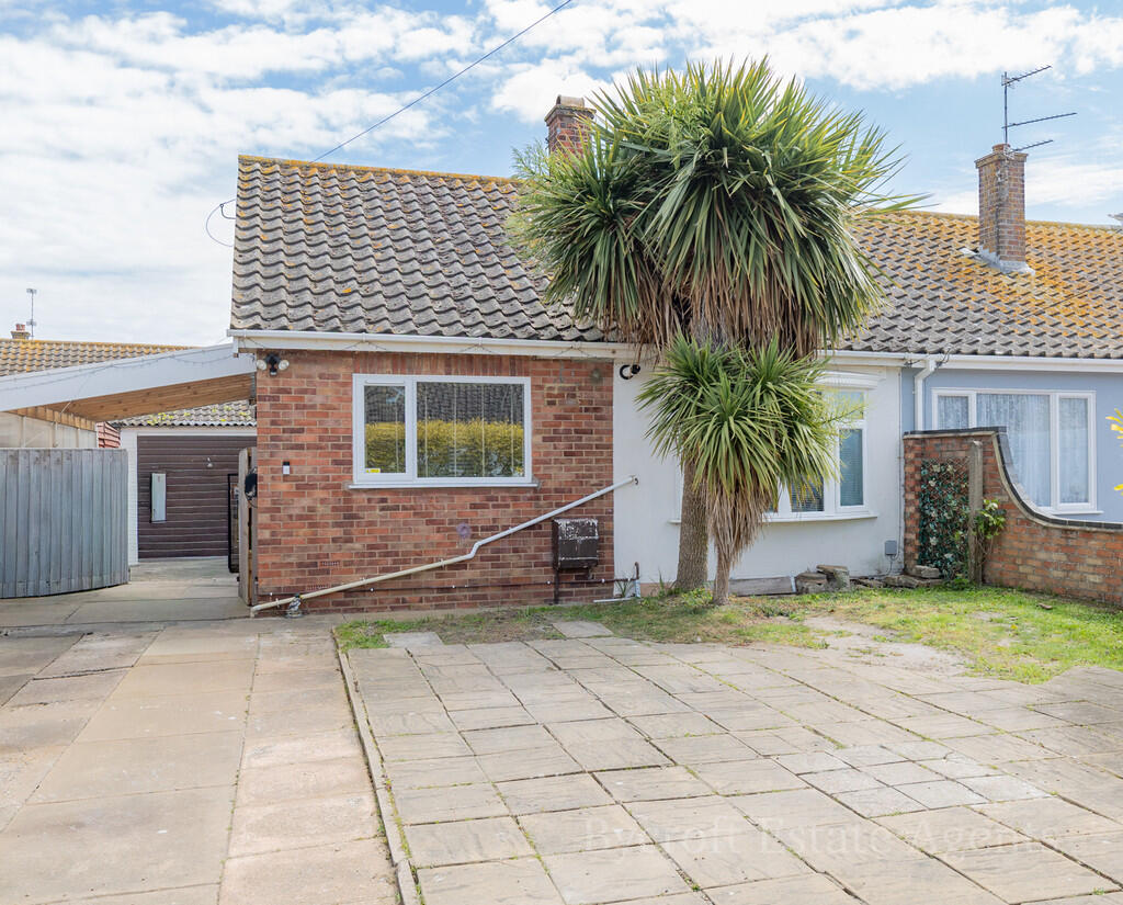 2-bed semi-detached on Chapman Avenue, Caister-on-sea, £210,000