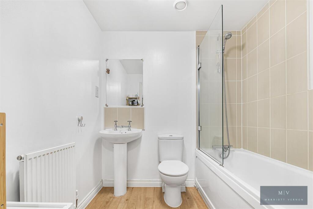 Apartment in Croydon - View 5