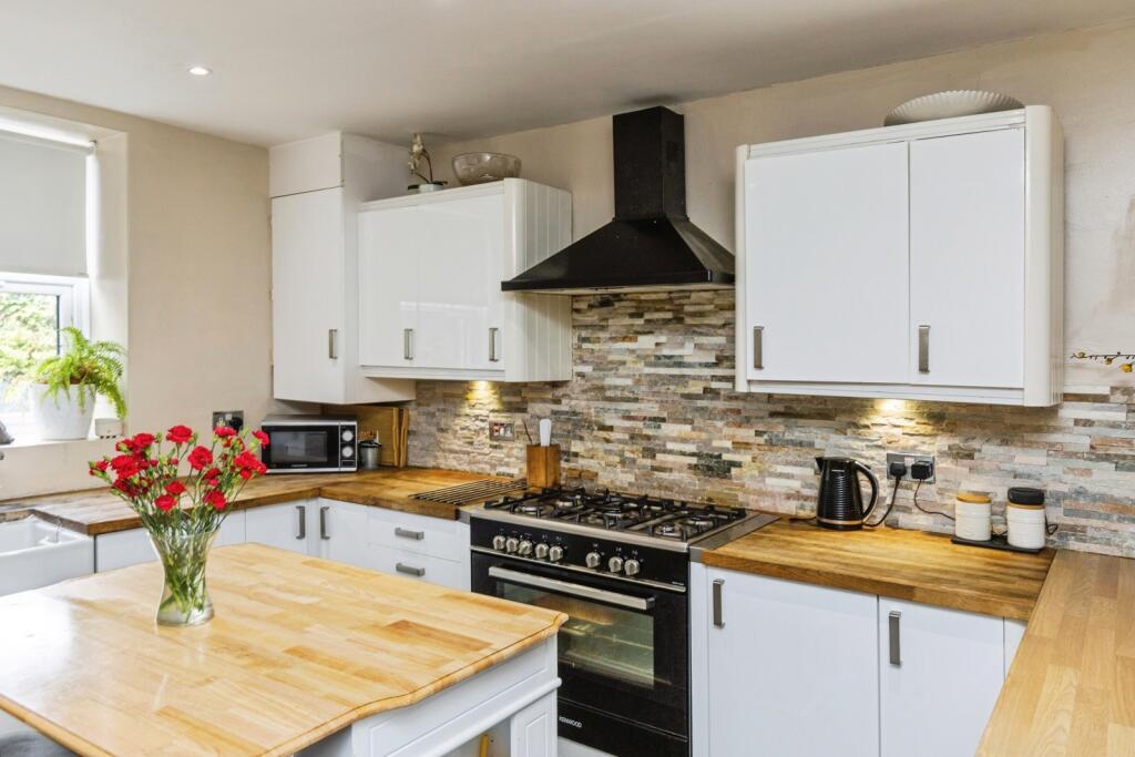 House in Llandudno, Coedpoeth - More