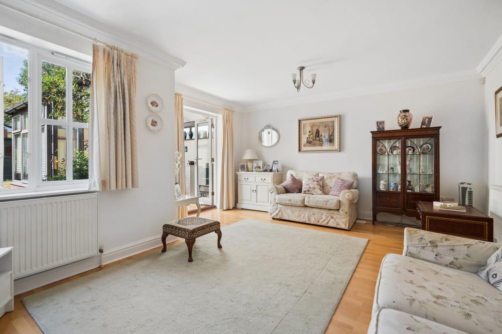 House in Slough, Chalfont St Peter - View 4