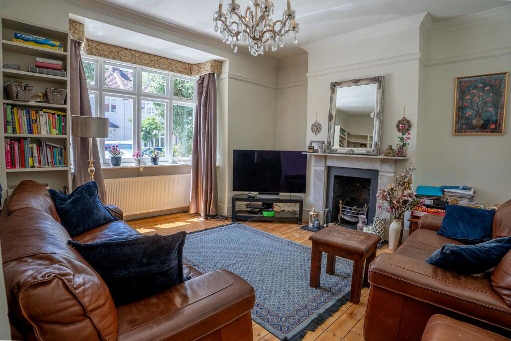 Clavering Avenue, London, SW13 photo 4