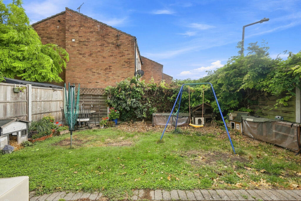House in Rochford, Rayleigh - View 4