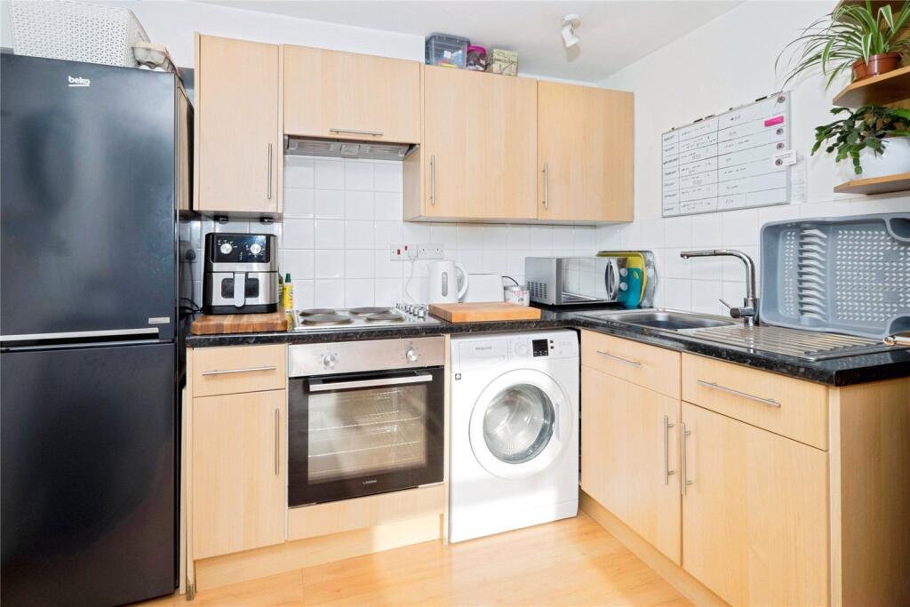 South Roskear Terrace, Camborne, Cornwall, TR14 photo 3