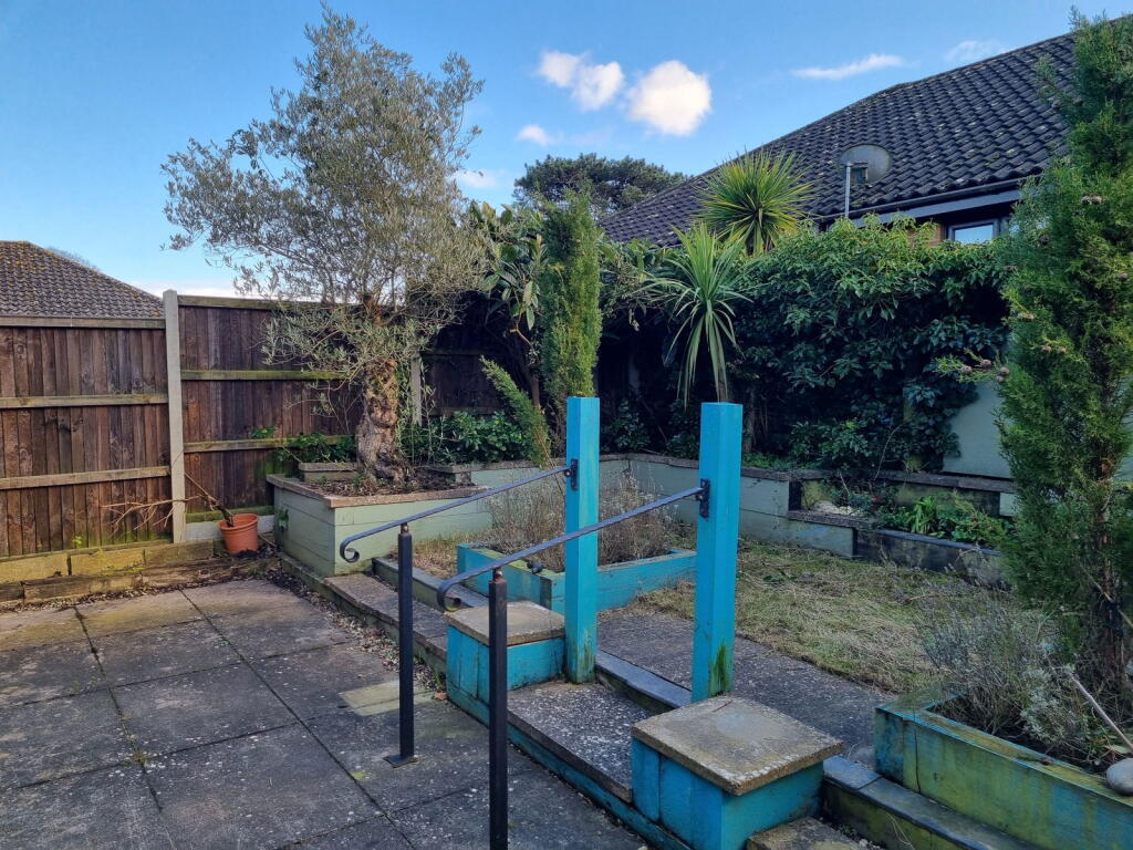 Henley Close, Saxmundham, IP17 1EY photo 4