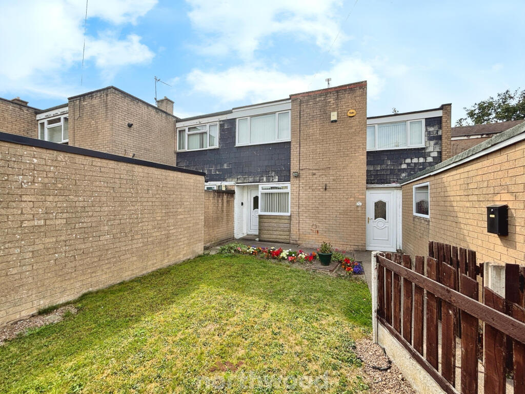 3-bed terraced on Bootham Crescent, Stainforth, Doncaster, DN7, £90,000