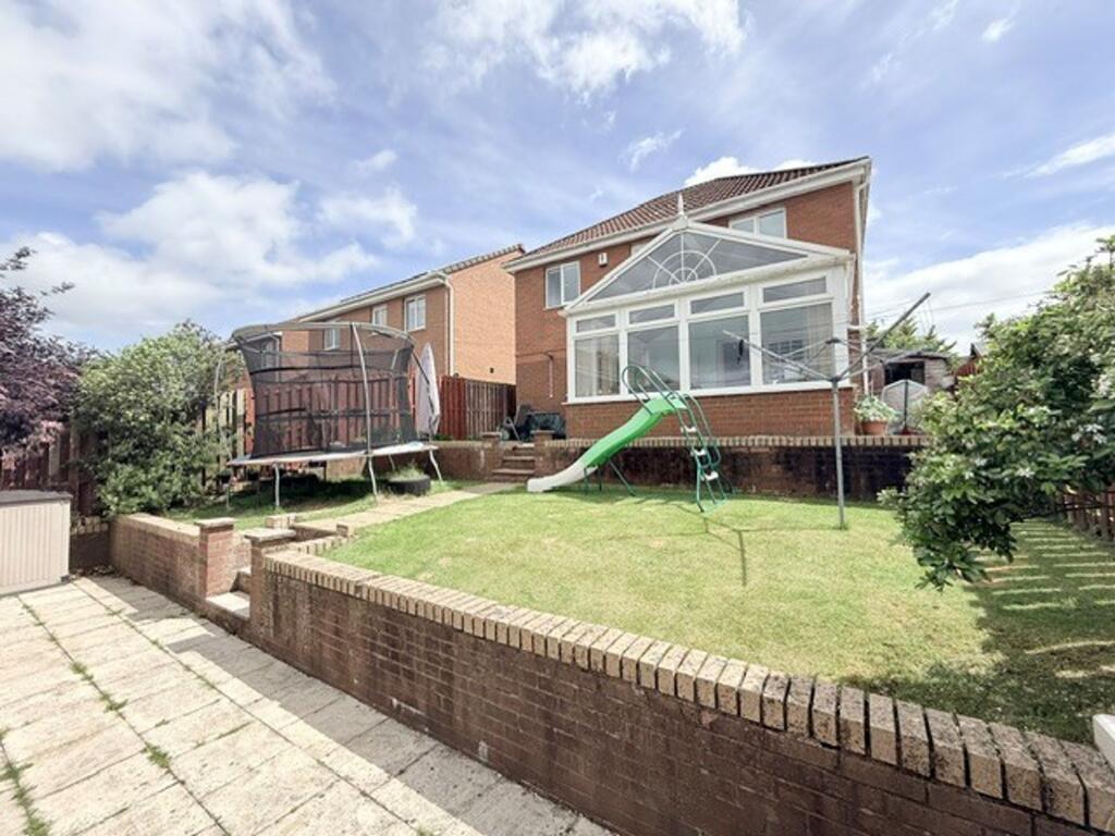 House in Dunfermline, Fife - View 3