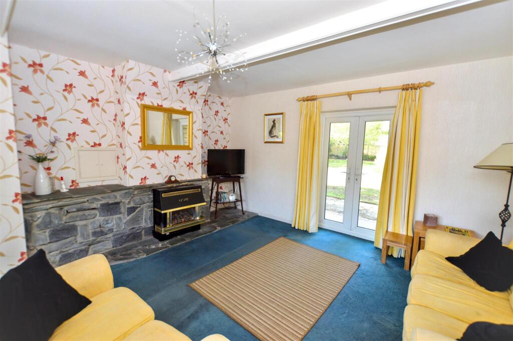 Pineheath Road, High Kelling, Holt photo 4