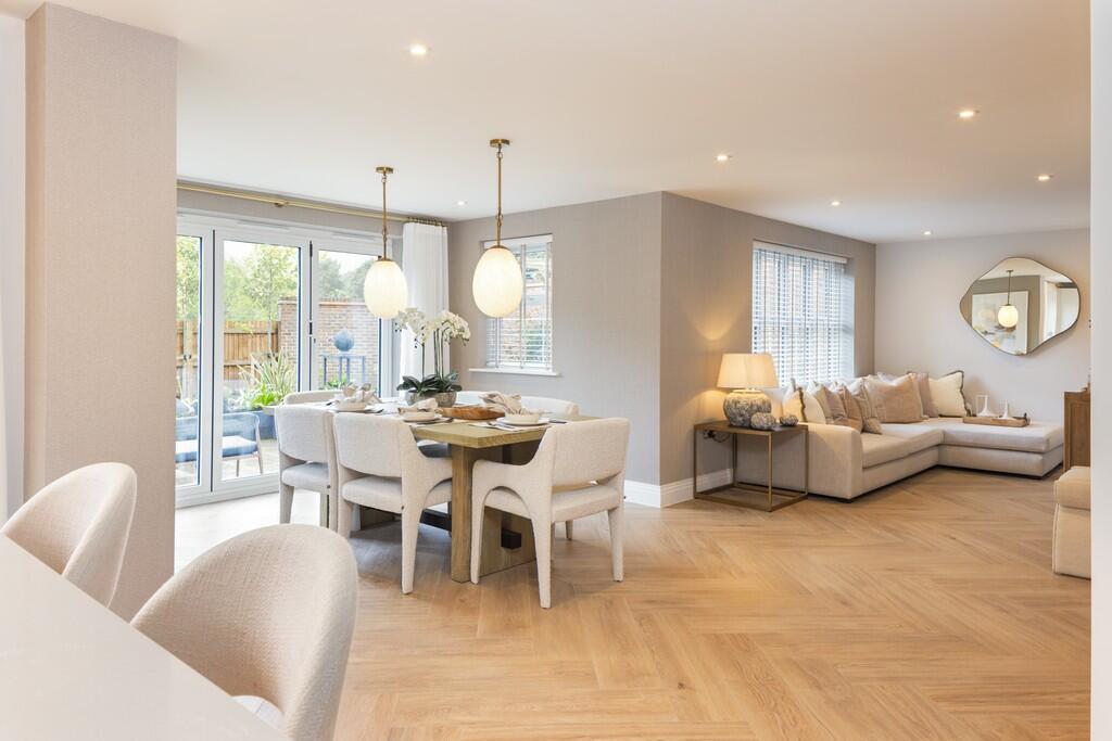 House in Elmbridge, Weybridge - View 3