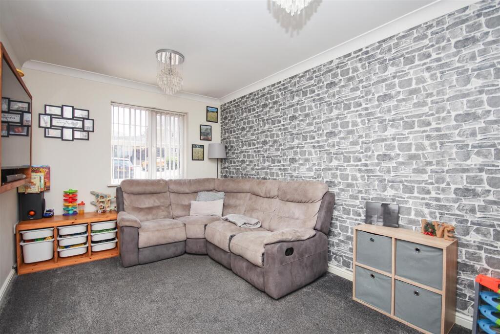 House in Rushden, North Northamptonshire - View 5