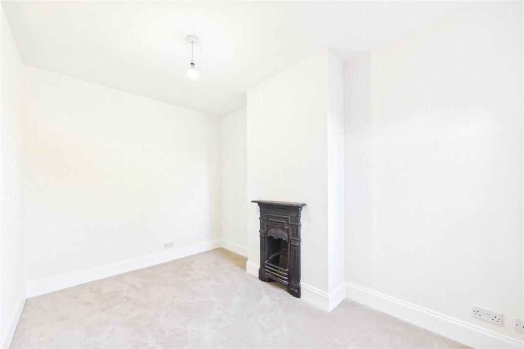 House in Reading, Dee Park - View 5