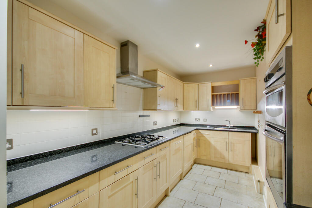 Apartment in Redhill - View 4