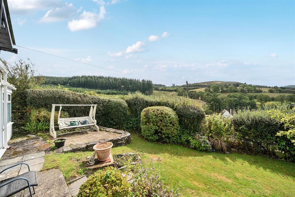 House in Shrewsbury, Llanwddyn - View 4