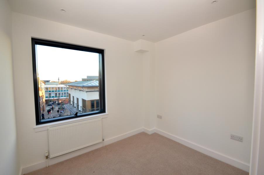 Apartment in Slough - More