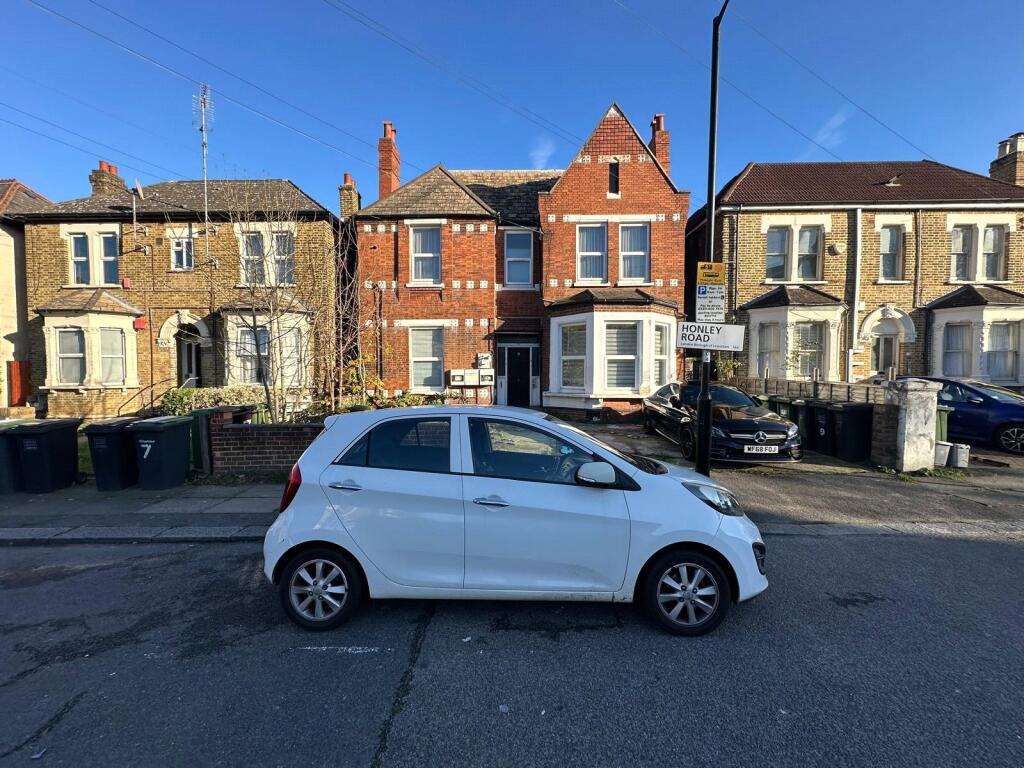 6-bed detached on Honley Road, London, SE6, £1,000,000