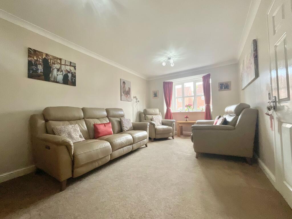 Parklands Drive, Weston, CW2 photo 2