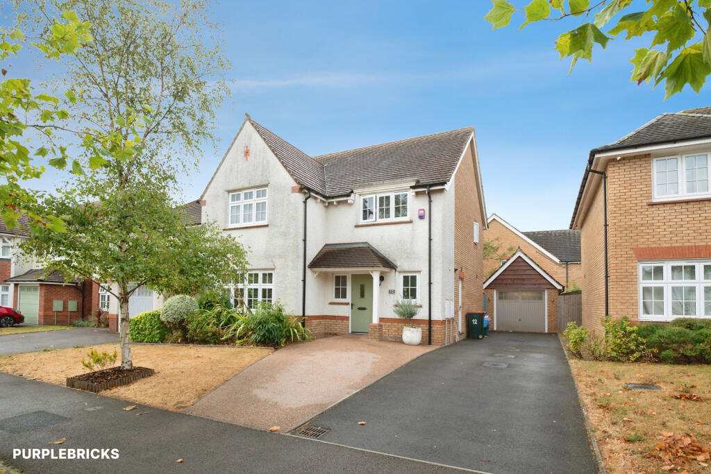 4 bedroom detached house for sale in Monmouth Castle Drive, Newport