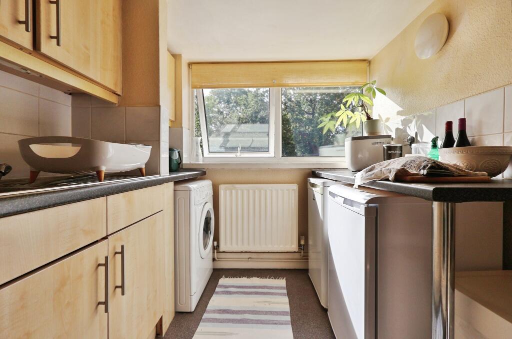 Apartment in North Hertfordshire, Hertfordshire - View 5