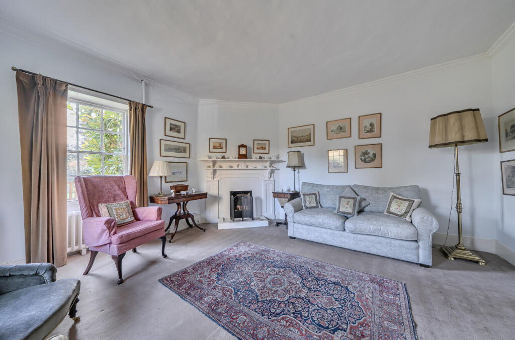 House in Woking, Surrey - View 4