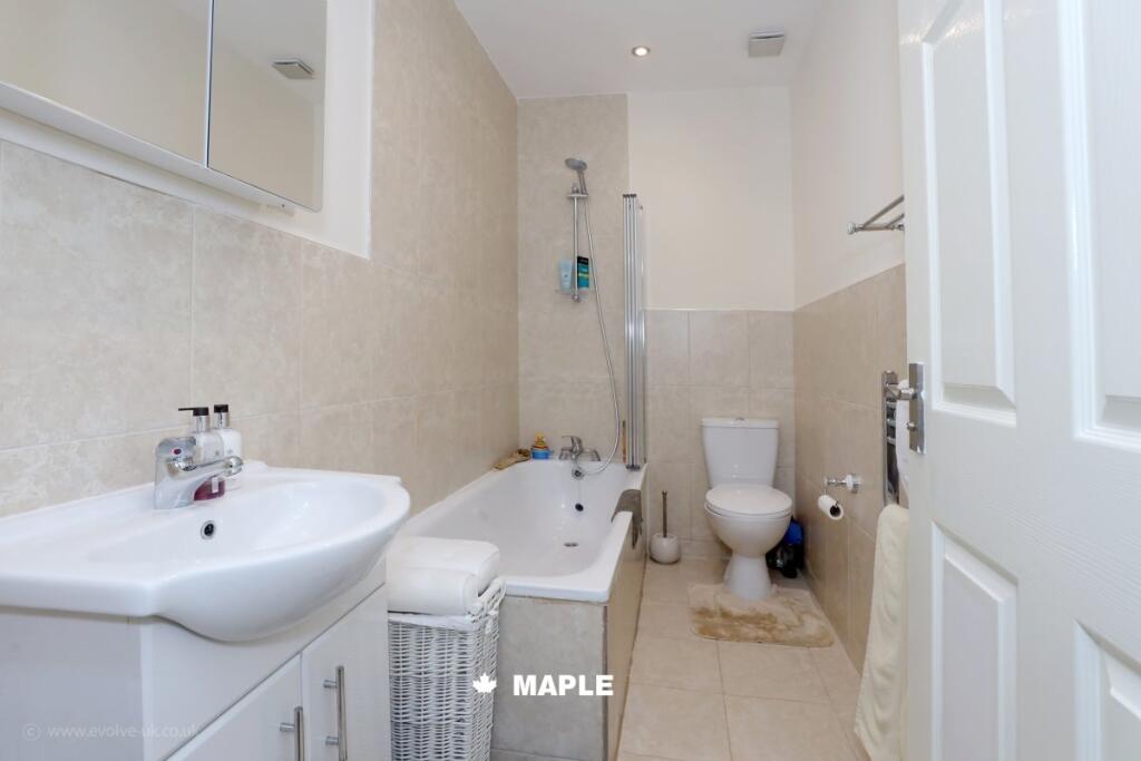 Kenton Avenue, Harrow photo 4