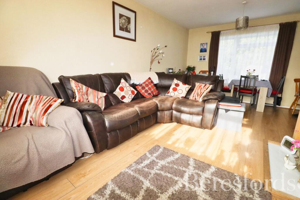 Stansted Close, Chelmsford, CM1 photo 2