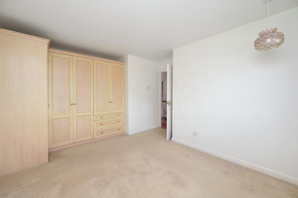House in Guildford - View 5