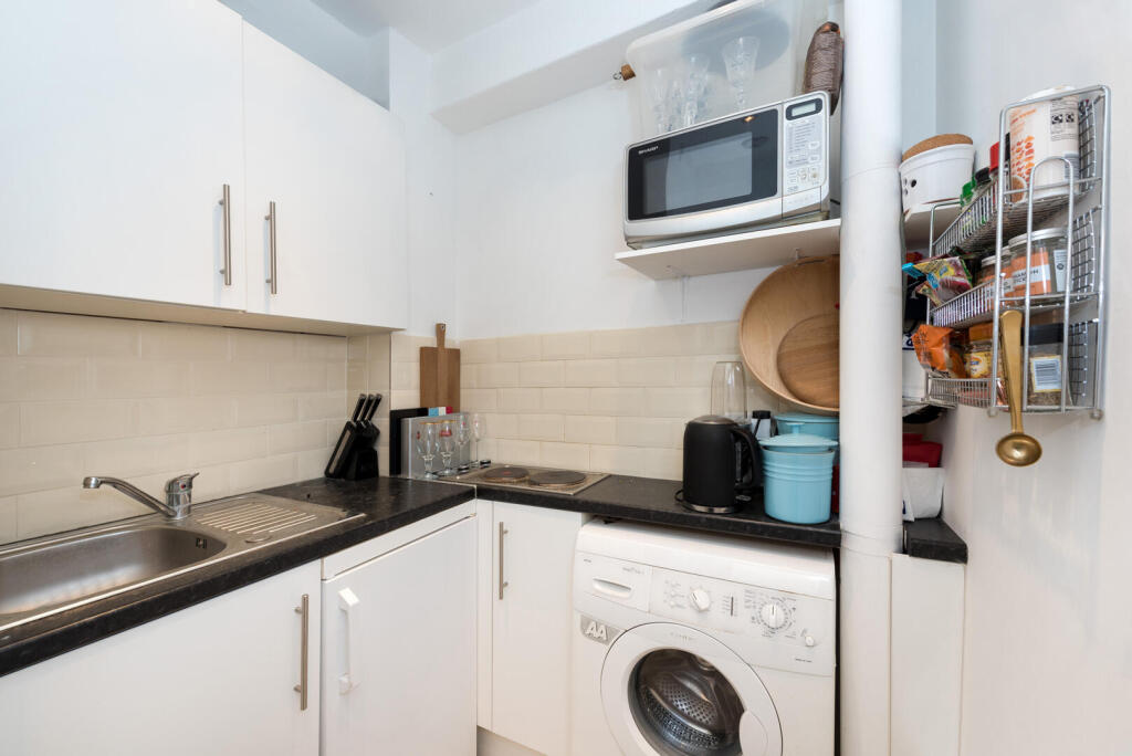 Apartment in London - View 5