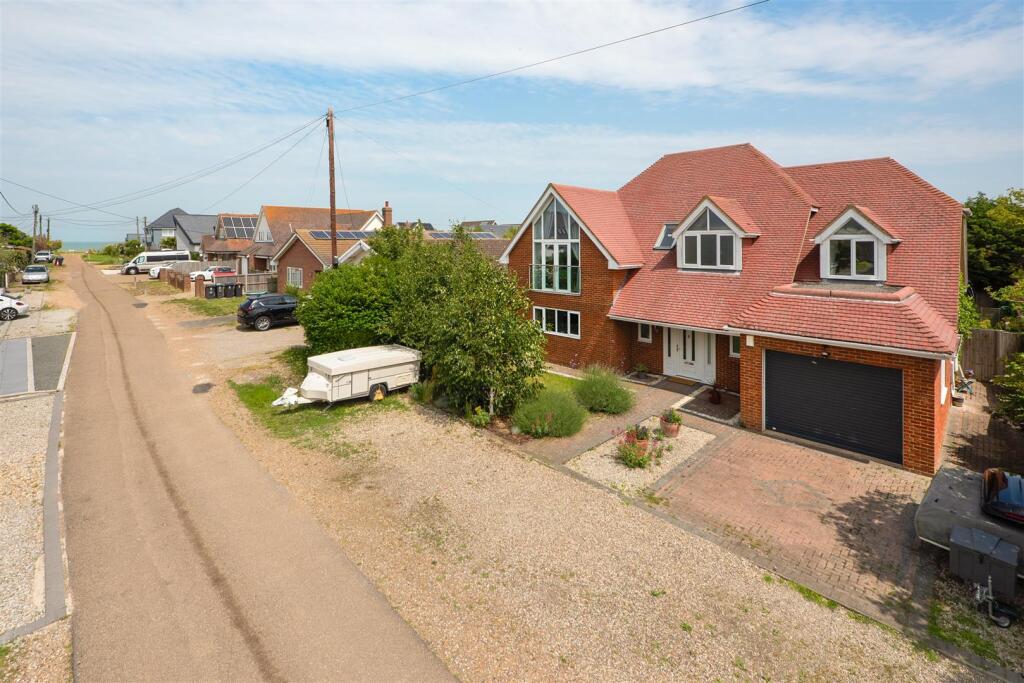 Hodgson Road, Seasalter, Whitstable photo 3