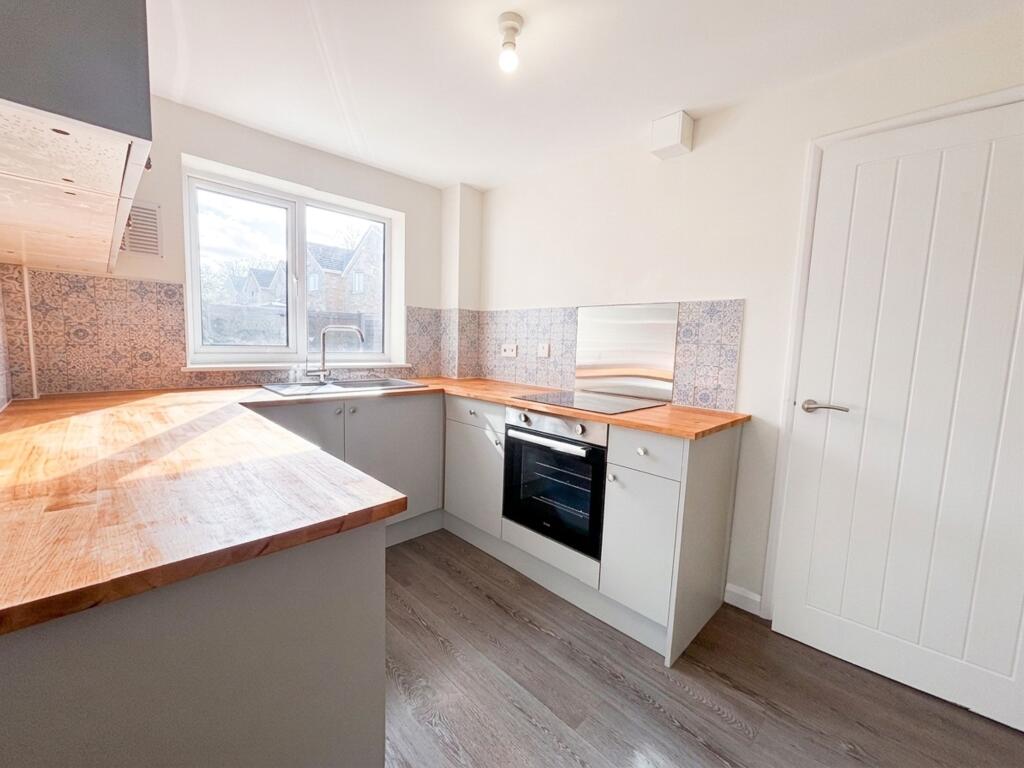 Victoria Close, Thornbury, BS35 photo 5