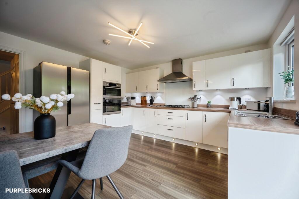 House in Strathaven, South Lanarkshire - More