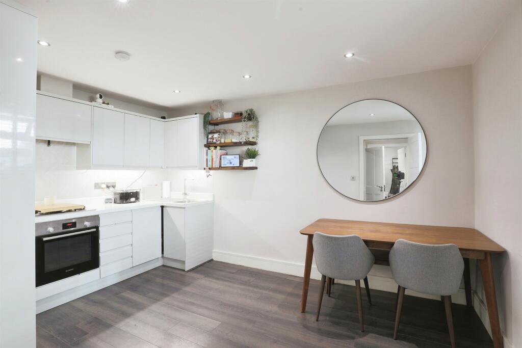 Walton Road, Wellesbourne, Warwick photo 3