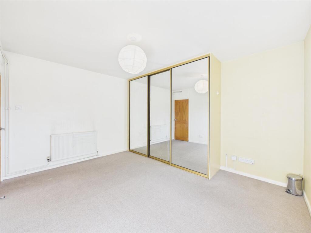 Dell Farm Road, Ruislip - Pohľad 6