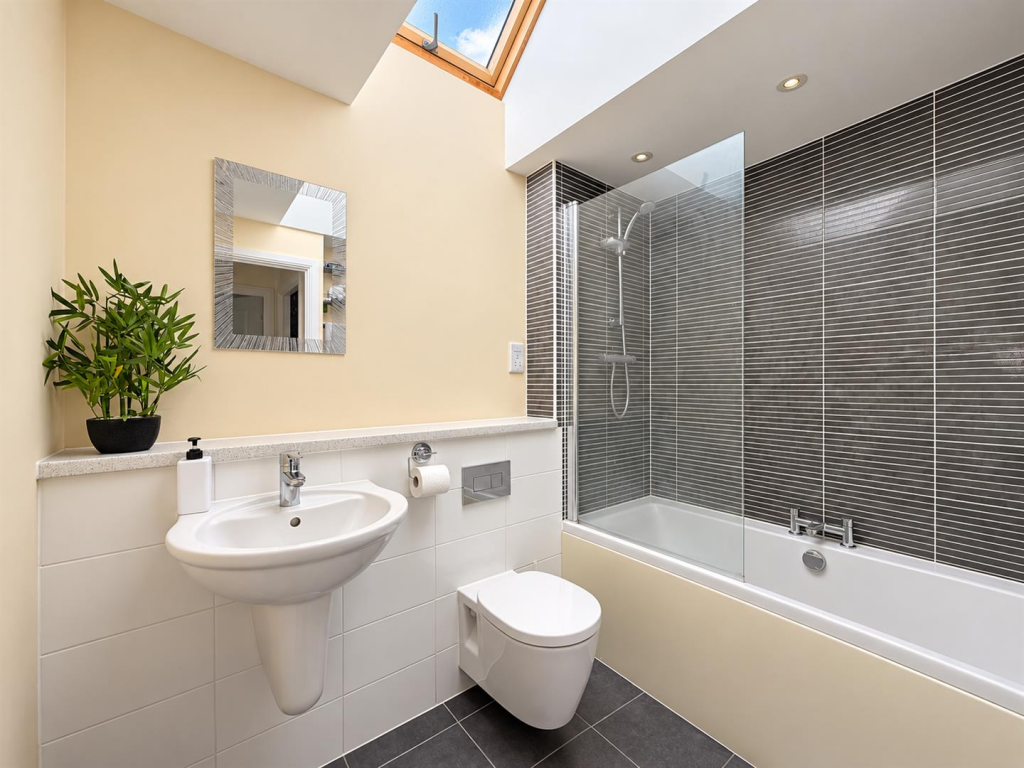 Apartment in Eastbourne, Meadows View, Upperton - View 4