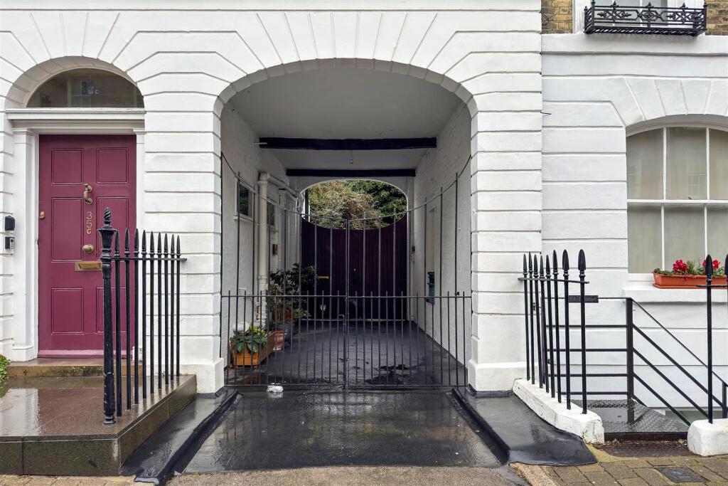 House in London, Angel, Islington - View 4