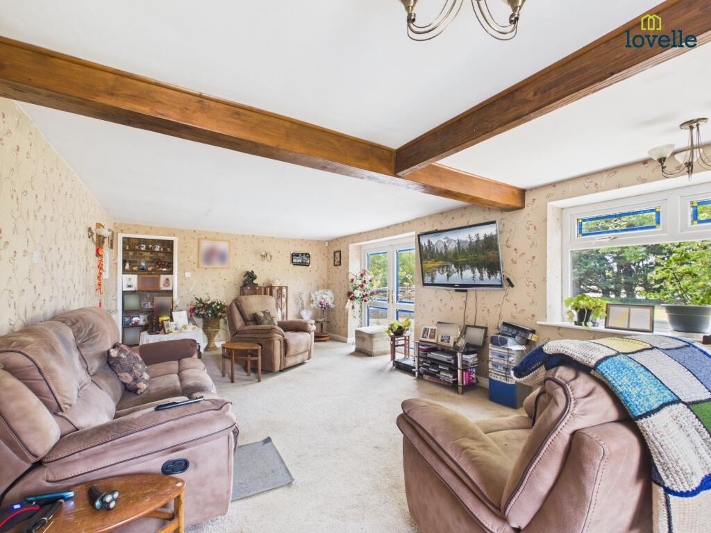 House in Lincoln - View 5