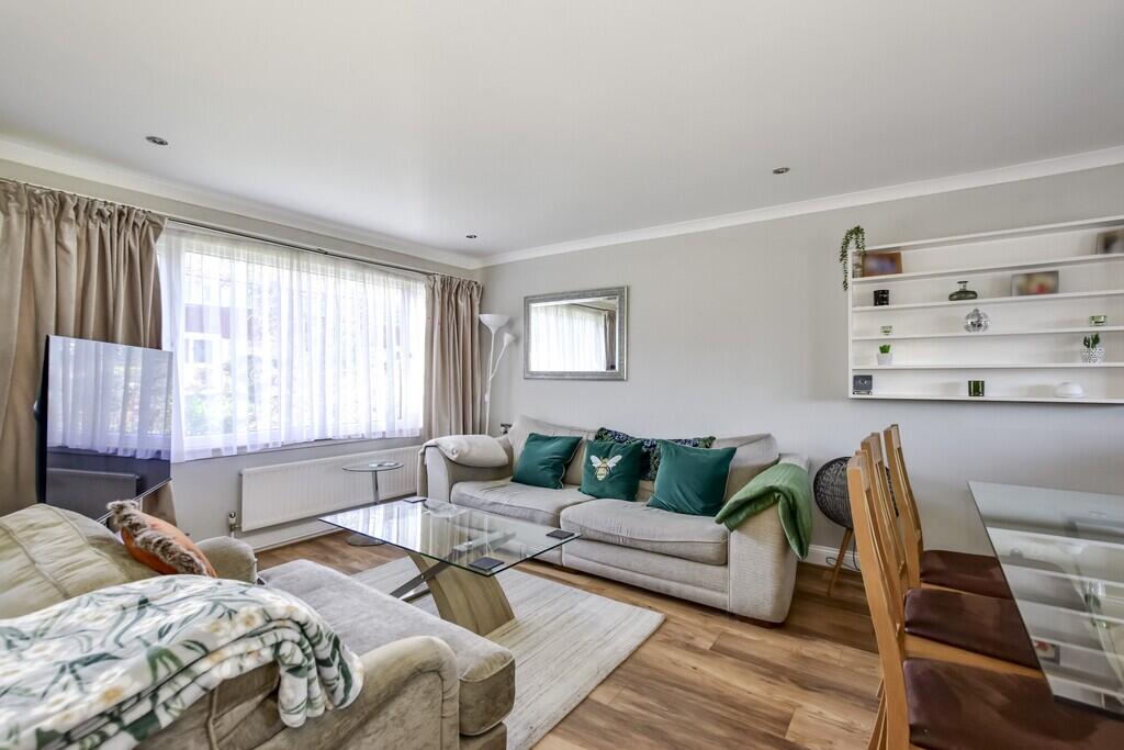 House in Watford, Hertfordshire - View 3