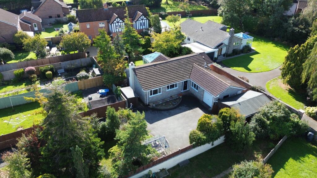 2-bed house on Stoddens Road, Burnham-on-Sea, Somerset, TA8, £435,000