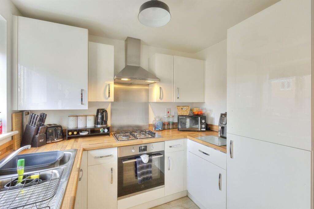House in Northampton, Kingsthorpe - More
