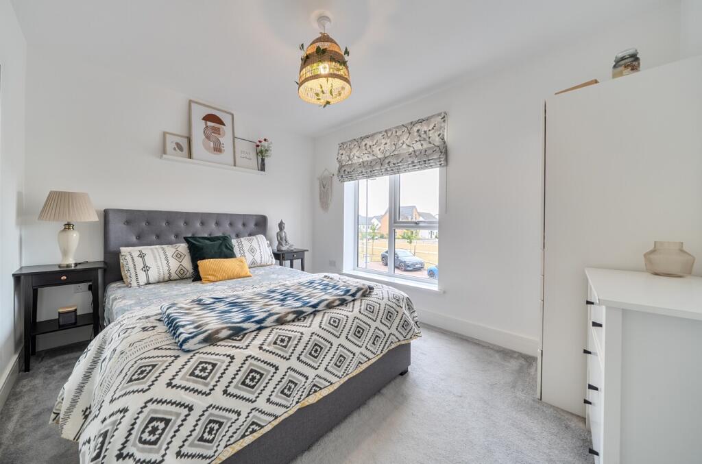 House in Thurrock, Essex - View 5