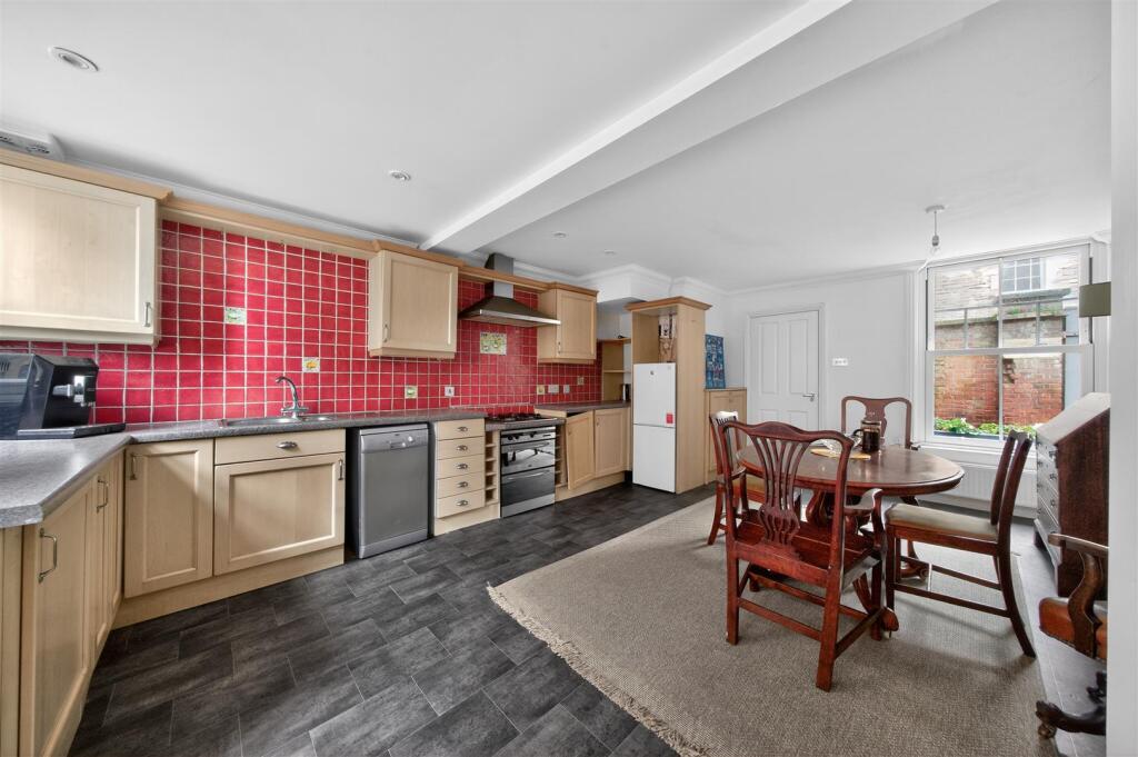 74c High Street, Swanage photo 4