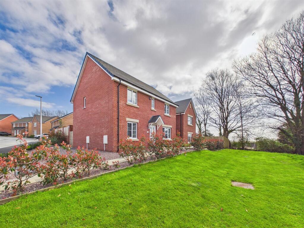 Main image of property: Maes Y Cwrt, Pembrey, Burry Port