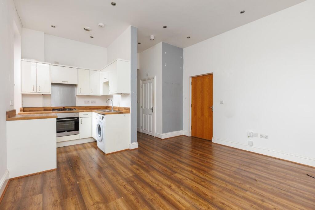 Apartment in Bristol, Bedminster - View 3