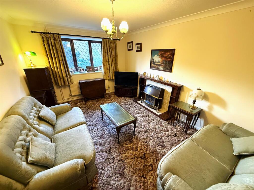 Tunstall Way, Walton, Chesterfield photo 4