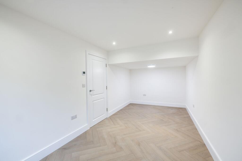 Main image of property: Croydon, CR0