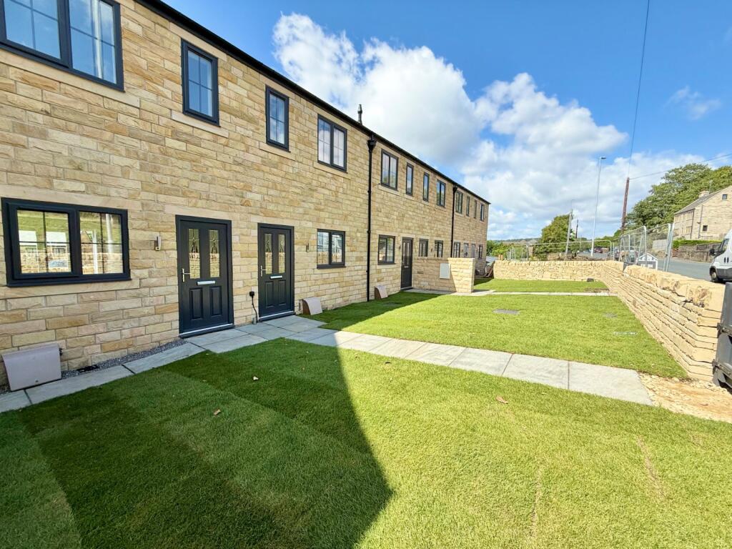 Apartment in Huddersfield - View 4