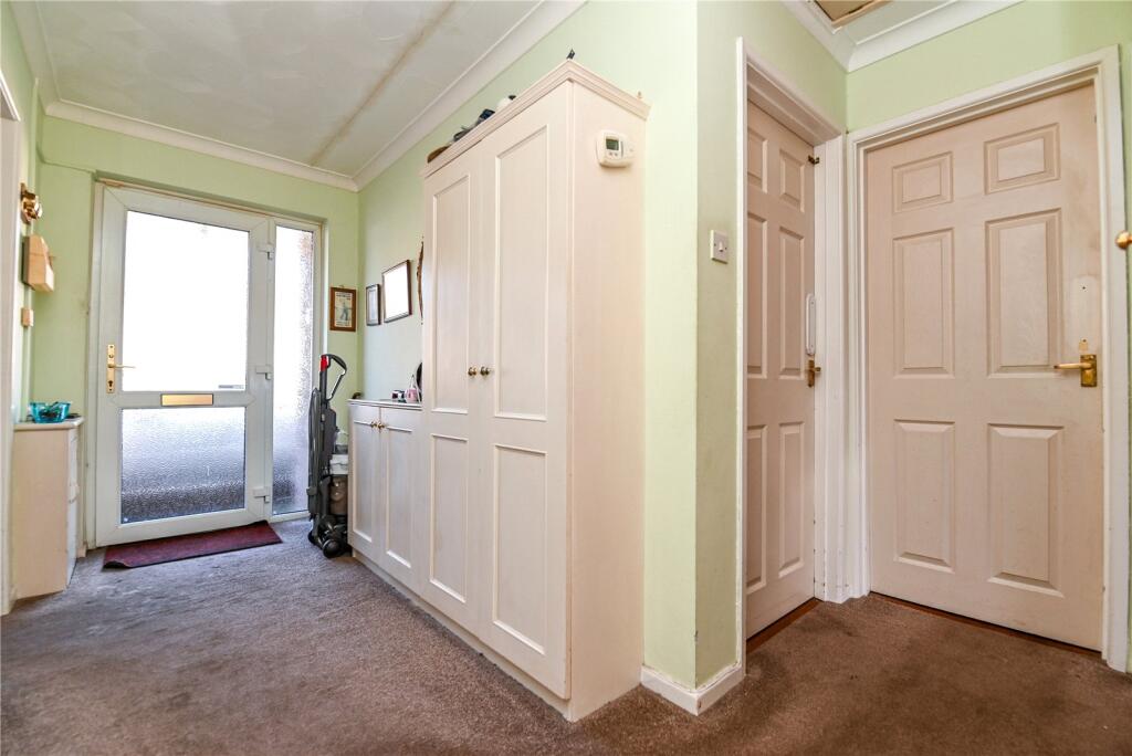 Oak Road, New Milton, Hampshire, BH25 photo 4