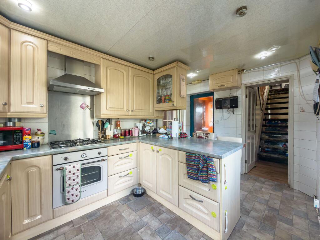 House in Halifax - View 4